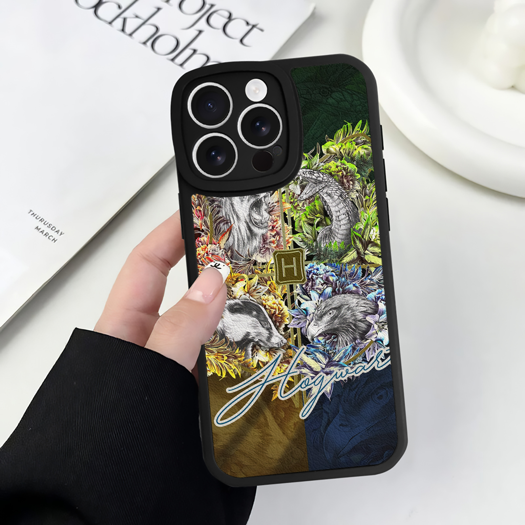 （画像用） Harry Potter ハリー・ポッターシリーズ 【iPhone 16シリーズ対応】シリコンスマホケース（レザー調） 材質：シリコン